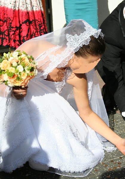 Sprzedam piękną białą suknię ślubną Julia Rosa 1400 zł 4