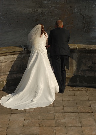SPRZEDAM SUKNIE ŚLUBĄ ROZMIAR 42-46 EMMI MARIAGE 2