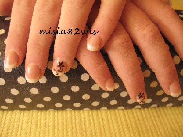 Tipsy, akryl, żel, manicure hybrydowy u instruktora  2