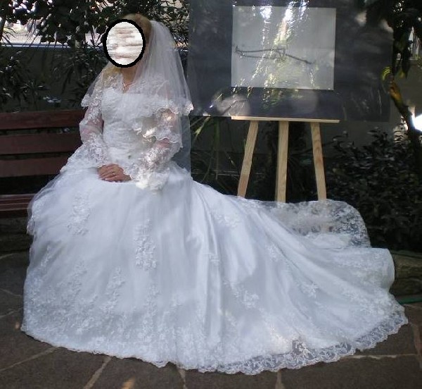 Suknia ślubna z rękawami - wzór Kate Middelton