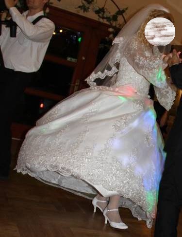 Suknia ślubna z rękawami - wzór Kate Middelton 5