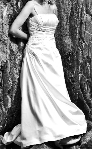 Piękna skromna i elegancka suknia ślubna 'Nettare' z salonu Margarett 3